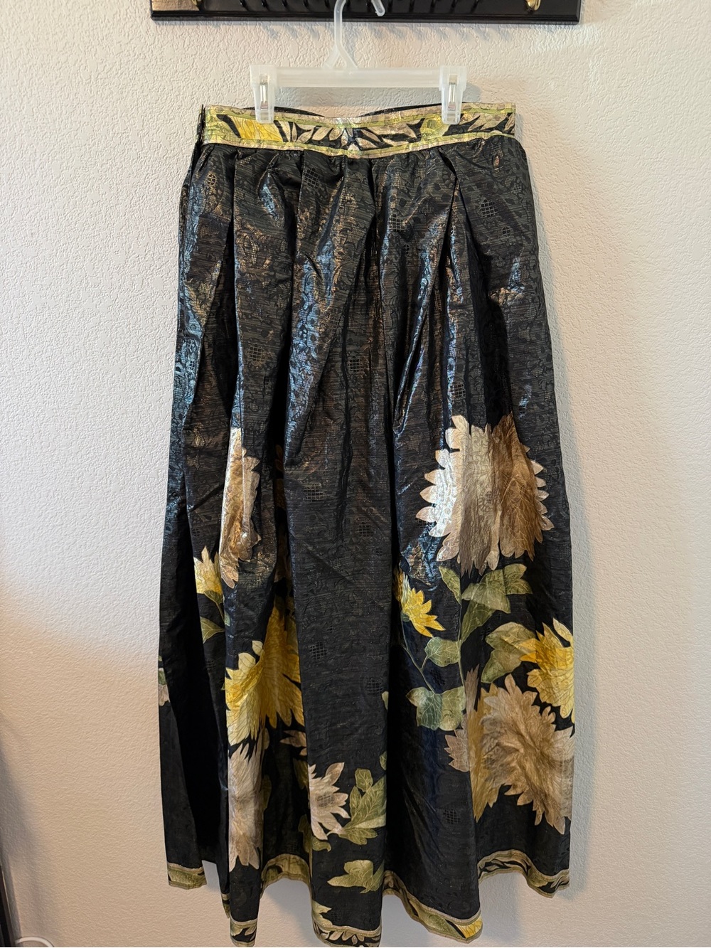 ✨ Vintage 1980s Leonard Paris Maxi Skirt – EUC - Picture 2 of 6